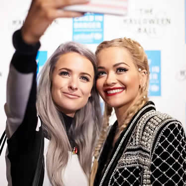 Snapping a quick selfie which pop star and X Factor judge, Rita Ora!
